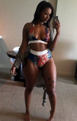 So sexy ebony girlfriend takes mirror..